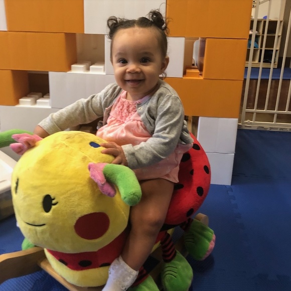 Meet your Posher, Naomi - Picture 3 of 4